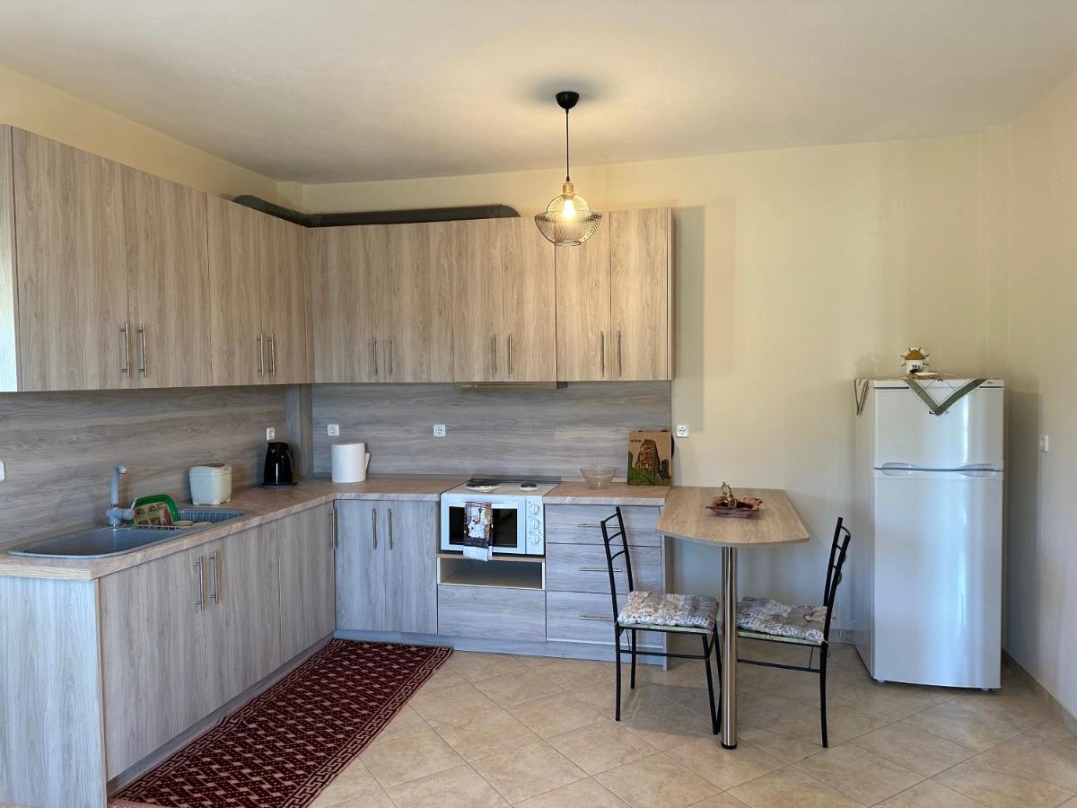 Georgia'S Guesthouse Καλαμπάκα Εξωτερικό φωτογραφία